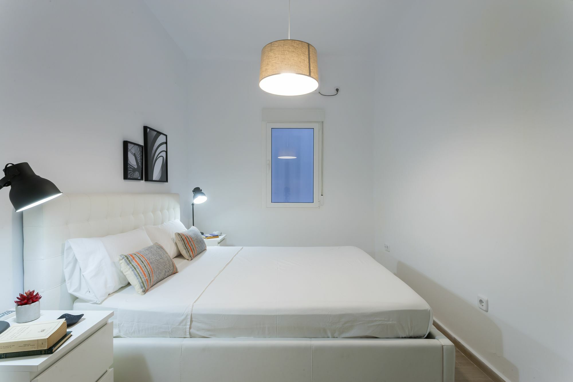 Dobo Rooms Ronda De Segovia Madrid Exterior photo